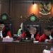 MKD DPR RI menjatuhkan sanksi etik kepada lima anggota DPR, tiga dinonaktifkan sementara dan dua diaktifkan kembali usai dinyatakan tidak melanggar.