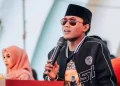 KPAI menilai tindakan da’i Gus Elham mencium anak di depan umum tidak pantas, berpotensi melanggar UU Perlindungan Anak dan UU TPKS (Foto: Istimewa)