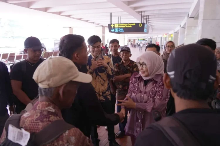 Proses pemulangan para pekerja yang terlantar/IST