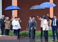 Presiden Prabowo Subianto bertolak menuju Sydney, Australia, usai memimpin rapat terbatas di Pangkalan TNI AU Halim Perdanakusuma, Jakarta, Selasa (11/11/2025). (dok. BPMI Setpres)