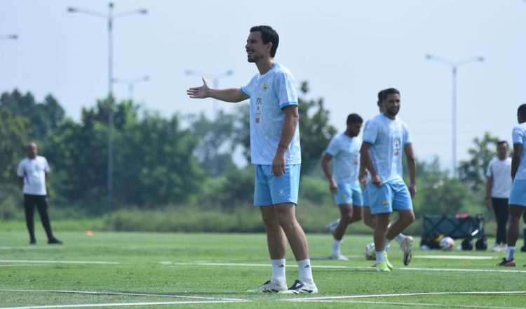 Gelandang Persib Bandung, Thom Haye/Persib