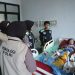 Tim pemulihan psikologis Polres Situbondo, saat mengunjungi korban atap asrama pesantren ambruk dirawat di RSUD Besuki, Jumat (31/10/2025) (Foto: Polres Situbondo)