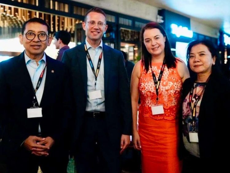 Menteri Kebudayaan Fadli Zon, Menteri Olahraga, Seni, dan Kebudayaan Republik Afrika Selatan, Gayton McKenzie, dan Direktur Jenderal Diplomasi Promosi, dan Kerja Sama Kebudayaan Endah T.D Retno Astuti dalam G20 4th Cultural Working Group Meeting dan G20 Culture Ministers Meeting, Zimbali Resort, Durban, KwaZulu-Natal, Afrika Selatan, Kamis (30/10/2025) (Foto: Dokumentasi/Kementerian Kebudayaan)