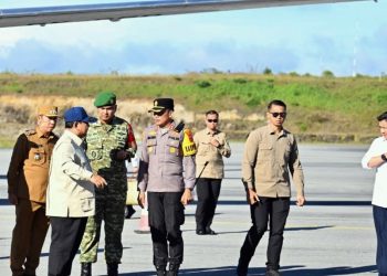 Presiden Prabowo Subianto tiba di Kabupaten Tapanuli Tengah, Provinsi Sumatra Utara, pada Senin, 1 Desember 2025, untuk meninjau langsung penanganan dampak banjir