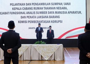 Sekjen KPK, Cahya H. Harefa memimpin Pelantikan dan Sumpah Janji Jabatan Kepala Rutan dan Pejabat Analis Fungsional SDM dan Penata Laksana Barang Mahir