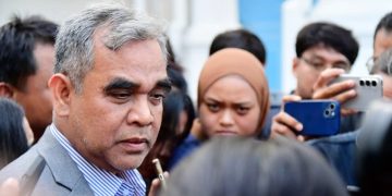 Ketua MPR RI Ahmad Muzani memberikan keterangannya kepada awak media usai diterima Presiden RI di Istana Kepresidenan, Jakarta, pada Selasa, 2 Desember 2025