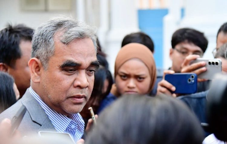 Ketua MPR RI Ahmad Muzani memberikan keterangannya kepada awak media usai diterima Presiden RI di Istana Kepresidenan, Jakarta, pada Selasa, 2 Desember 2025