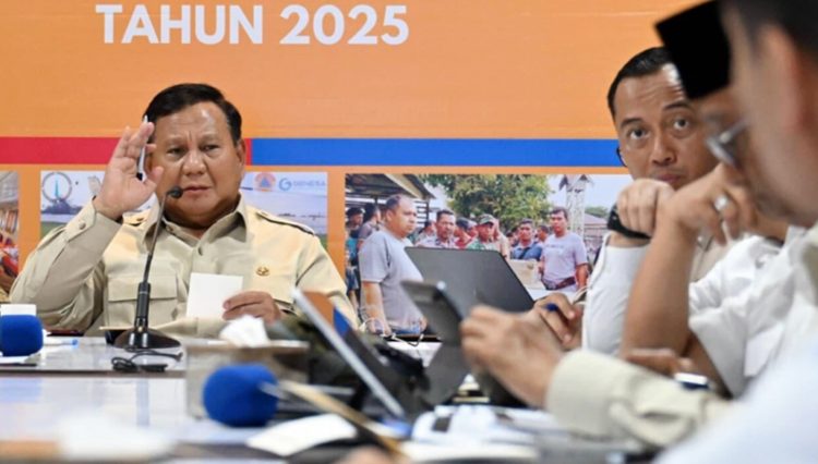 Presiden Prabowo Memimpin Rapat Posko Terpadu Penanganan Bencana Aceh (07/12)