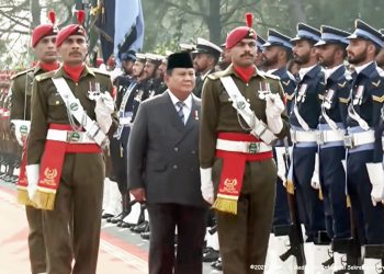 Presiden Prabowo Subianto menerima sambutan kenegaraan penuh kehormatan di kediaman resmi Perdana Menteri (PM) Pakistan Shehbaz Sharif di Islamabad, Selasa (9/12/2025)