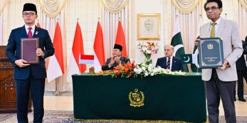 Prosesi Pertuaran dan Kesepakatan Kerjasama Indonesia-Pakistan di kediaman resmi PM Pakistan Shehbaz Sharif, Islamabad, Selasa (9/12/2025), dan disaksikan langsung Presiden Republik Indonesia Prabowo Subianto serta PM Shehbaz