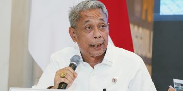 Wakil Menteri Sosial (Wamensos), Agus Jabo Priyono, dalam konferensi pers bertajuk Pemulihan dan Rencana Strategis Pascabencana Jelang Akhir Tahun yang digelar di Lanud Halim Perdanakusuma, Jakarta Timur, pada Senin (29/12/2025)