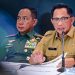 Menteri Dalam Negeri, Tito Karnavian menyampaikan keterangan pers pemulihan dan rencana strategis pascabencana di Posko Terpadu Pangkalan TNI AU Halim Perdanakusuma, Jakarta, pada Senin, 29 Desember 2025. (Foto: BPMI Setpres)