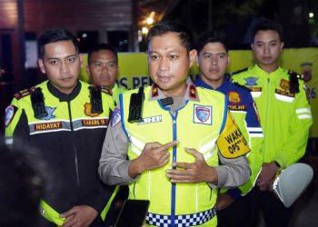 Dirgakkum Korlantas Polri Brigjen Pol Faizal usai melakukan pemantauan di Tol Jakarta–Cikampek menuju Bandung, Sabtu (27/12/2025) malam