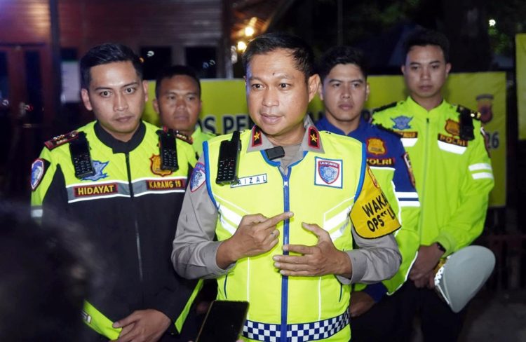 Dirgakkum Korlantas Polri Brigjen Pol Faizal usai melakukan pemantauan di Tol Jakarta–Cikampek menuju Bandung, Sabtu (27/12/2025) malam