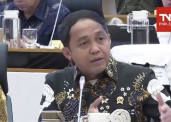 DPR menyoroti penanganan banjir Sumatra. Rahmat Saleh meminta Menhut Raja Juli mundur jika tak mampu mengatasi bencana