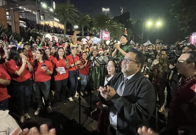 Wakil Gubernur DKI Jakarta Rano Karno menutup Christmas Carol Colossal 2025 dan menyatakan Jakarta menyambut Tahun Baru 2026 (Istimewa)