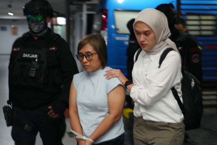 Direktorat Penindakan dan Pengejaran BNN dan BAIS TNI Didukung Diplomasi KBRI Phnom Penh, Dewi Astutik alias Mami ke Indonesia melalui Bandara Soekarno-Hatta pada Selasa (2/12) sore