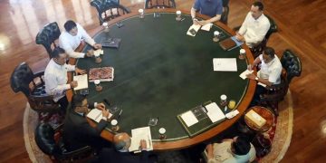 Presiden Prabowo Subianto menerima sejumlah menteri kabinet Merah Putih dalam pertemuan yang digelar di kediaman pribadinya Hambalang, Bogor, pada Selasa, 23 Desember 2025