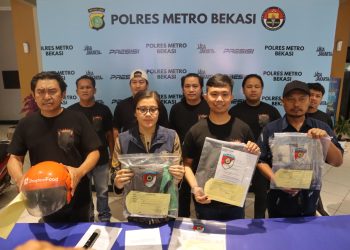 Polisi mengungkap kasus penculikan anak di Tambun Selatan, Bekasi. Pelaku ditangkap saat kabur naik bus di Bandung, korban ditemukan selamat.