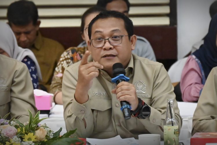Anggota Komisi IV DPR RI, Sonny T Danaparamita mendukung penuh usulan penambahan anggaran pascabencana di Sumatera (Foto: dpr.go.id)