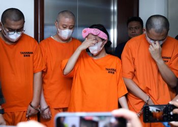 Empat orang jaringan internasional peredaran gelap narkotika dengan modus baru diamankan dalam Operasi Pengamanan Nataru di Bandara Internasional Soekarno-Hatta, Tangerang, Banten. (dok Biro Humas Protokol BNN RI)