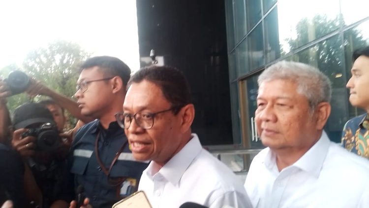 Wamen ESDM Yuliot Tanjung usai meminta masukan KPK terkait standarisasi produk impor energi. (Foto: Ainul Ghurri/Kabariku.com)