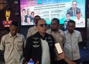 Pendiri Haidar Alwi Institut (HAI), Haidar Alwi saat dimintai keterangan soal survei publik kepercayaan Polri. (Foto: Ainul Ghurri/Kabariku.com)