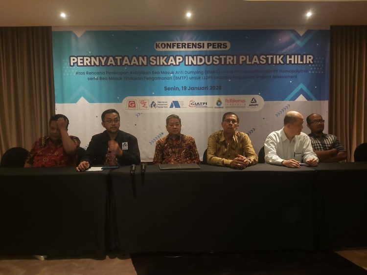 Asosiasi Industri Plastik Hilir menggelar konferensi pers terkait kebijakan BMAD dan BMTP (Foto: Istimewa)