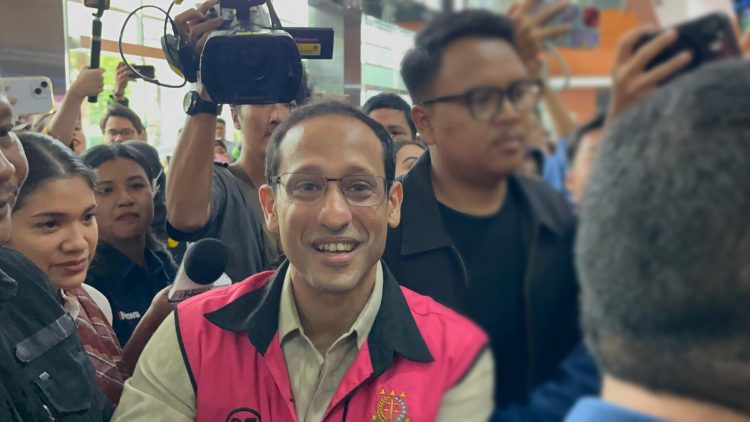 Mantan Menteri Pendidikan, Kebudayaan, Riset, dan Teknologi RI Nadiem Anwar Makarim usai menghadiri persidangan di Pengadilan Tipikor Jakarta Pusat. (Foto: Ainul Ghurri/Kabariku.com)