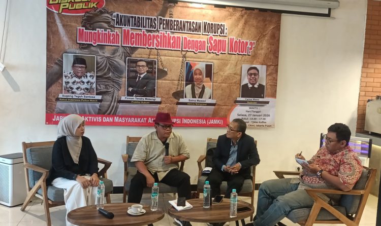 Ketua IPW Sugeng Teguh Santoso dalam diskusi publik di kawasan Cikini, Menteng, Jakarta Pusat. (Foto: Ainul Ghurri/Kabariku.com)