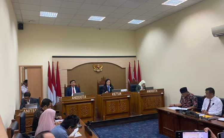 KIP menyatakan ijazah Jokowi sebagai informasi publik dan memerintahkan KPU membuka salinan dokumen pencalonan presiden.