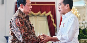 Presiden Joko Widodo menerima kunjungan Presiden ke-6 Republik Indonesia, Susilo Bambang Yudhoyono (SBY) di Ruang Jepara, Istana Merdeka, Jakarta, pada Sabtu, 21 September 2024