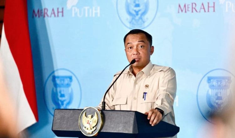 Menteri Sekretaris Negara Prasetyo Hadi menyampaikan keterangannya di Hambalang, Kabupaten Bogor, pada Selasa, 6 Januari 2025