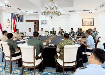 Presiden Prabowo Subianto menerima pertemuan rutin bersama beberapa pejabat utama Tentara Nasional Indonesia (TNI) di Istana Merdeka, Jakarta, Jumat, 16 Januari 2026