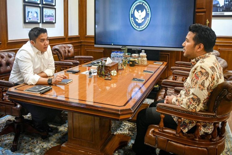 Seskab Teddy menerima kunjungan Wakil Gubernur Jawa Timur Emil Elestianto Dardak di Kantor Sekretariat Kabinet, Jakarta, pada Rabu, 28 Januari 2026