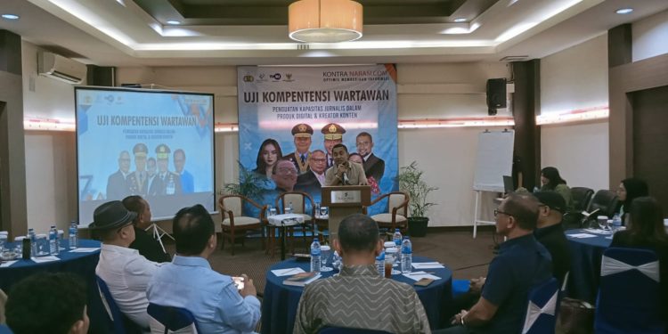 Para pemateri dari unsur Kepolisian dan Komisi Informasi Pusat menghadiri pra UKW, di Hotel Sofyan, Tebet Jakarta Selatan (Foto: Istimewa)