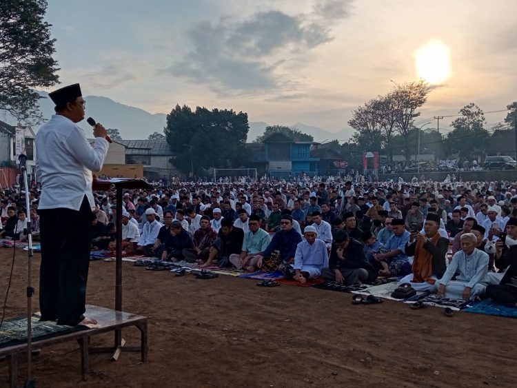 Ahmad Ramdani, Camat Pangatikan