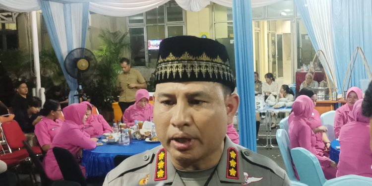 Kapolres Metro Jakarta Pusat, Kombes Pol Reynold Hutagalung saat dimintai keterangan terkait insiden mobil ugal-ugalan di Gunung Sahari. (Foto: Ainul Ghurri/Kabariku)