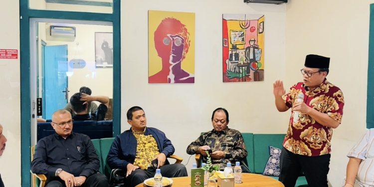 Komrad Pancasila menggelar diskusi nasional membahas wacana reposisi Polri dan pentingnya menjaga amanat Reformasi 1998, Jumat (6/2/2026).