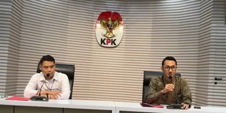 KPK menggelar konferensi pers terkait penangkapan tersangka baru pejabat Bea Cukai. (Foto: Ainul Ghurri/Kabariku)