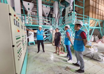 Penggilingan padi di Banjar Riang Tengah, Penebel, Tabanan, Bali, mengandalkan listrik andal PLN untuk menjaga kelancaran produksi. Dukungan sektor industri ikut mendorong penjualan listrik 2025 mencapai 317,69 TWh