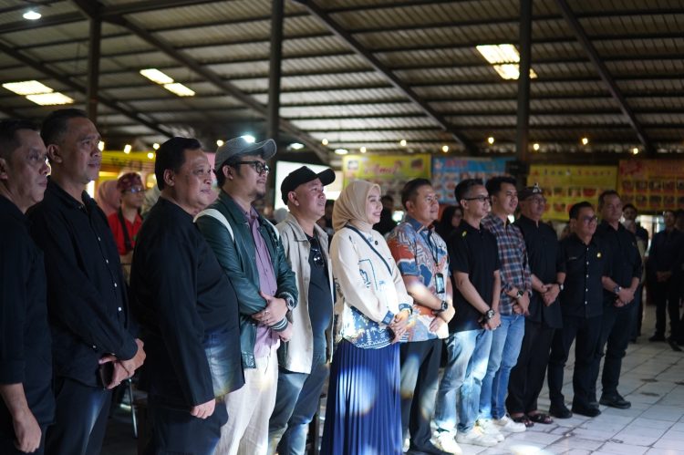 Wakil Bupati Garut, Putri Karlina, secara resmi membuka gelaran Ramadan Fashion Festival (Ramffest) Tahun 2026 di Lantai 2 Garut Plaza (GP), Jalan Guntur, Kecamatan Garut Kota, Kamis (5/3/2026).