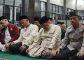 Bupati Garut, Abdusy Syakur Amin, menghadiri Safari Ramadan 1447 H/2026 M di Masjid Besar Jihadul Hidayah, Kecamatan Cikajang, Kabupaten Garut, Kamis (5/3/2026).
(Foto: Muhamad Azi Zulhakim/ Diskominfo Kab. Garut)