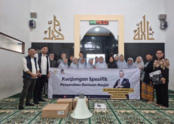 Lola Nelria Salurkan Bantuan Perangkat Audio untuk Masjid Al-Haq Garut