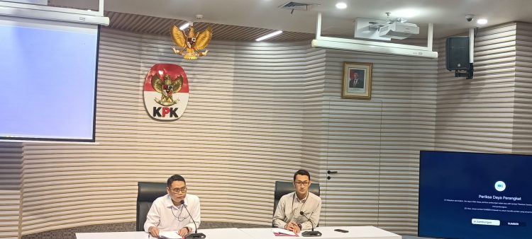 KPK menggelar konferensi pers terkait penangkapan Bupati Pekalongan, Fadia Arafiq. (Foto: Ainul Ghurri/Kabariku)