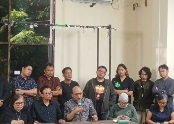 Eks Penyidik KPK Novel Baswedan mengecam penyiraman air keras terhadap aktivis KontraS Andrie Yunus di YLBHI. (Foto: Ainul Ghurri/Kabariku)