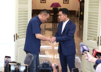 Rismon Sianipar menyebut ijazah Jokowi asli usai kajian ulang setelah bertemu Wapres Gibran di Istana Wakil Presiden.(Foto: Istimewa)