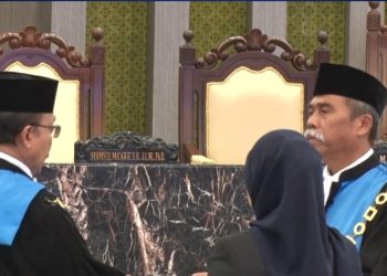 Tiga calon Ketua Pengadilan Tata Usaha Negara (PTUN) usai mengucapkan sumpah jabatan di Gedung MA RI. (Tangkapan layar YouTube Mahkamah Agung RI)