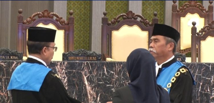 Tiga calon Ketua Pengadilan Tata Usaha Negara (PTUN) usai mengucapkan sumpah jabatan di Gedung MA RI. (Tangkapan layar YouTube Mahkamah Agung RI)