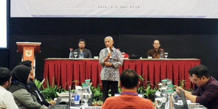 Mantan pimpinan KPK Busyro Muqoddas saat menjadi pembicara dalam acara UKW (Foto: Dok. Dewan Pers)